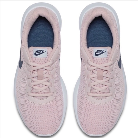 NWOB 💕NIKE TANJUN WOMENS SIZE 8 - Picture 5 of 7
